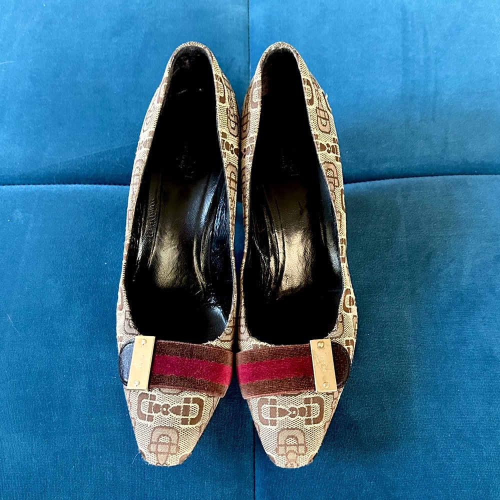 Vintage Gucci horsebit heels purchased in Florence, It. Size 37.5.